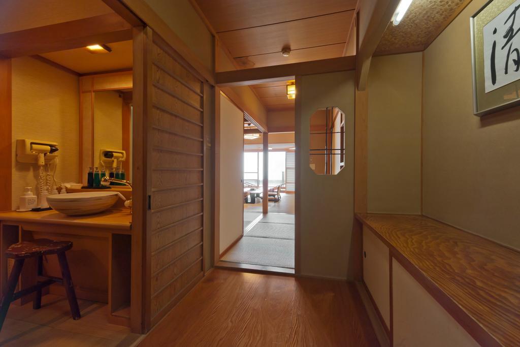 ホテル 海辺のかくれ湯 清流 西伊豆町 エクステリア 写真